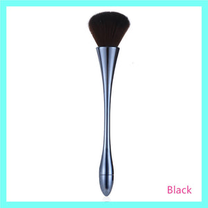 Make-Up Brush with a Twist